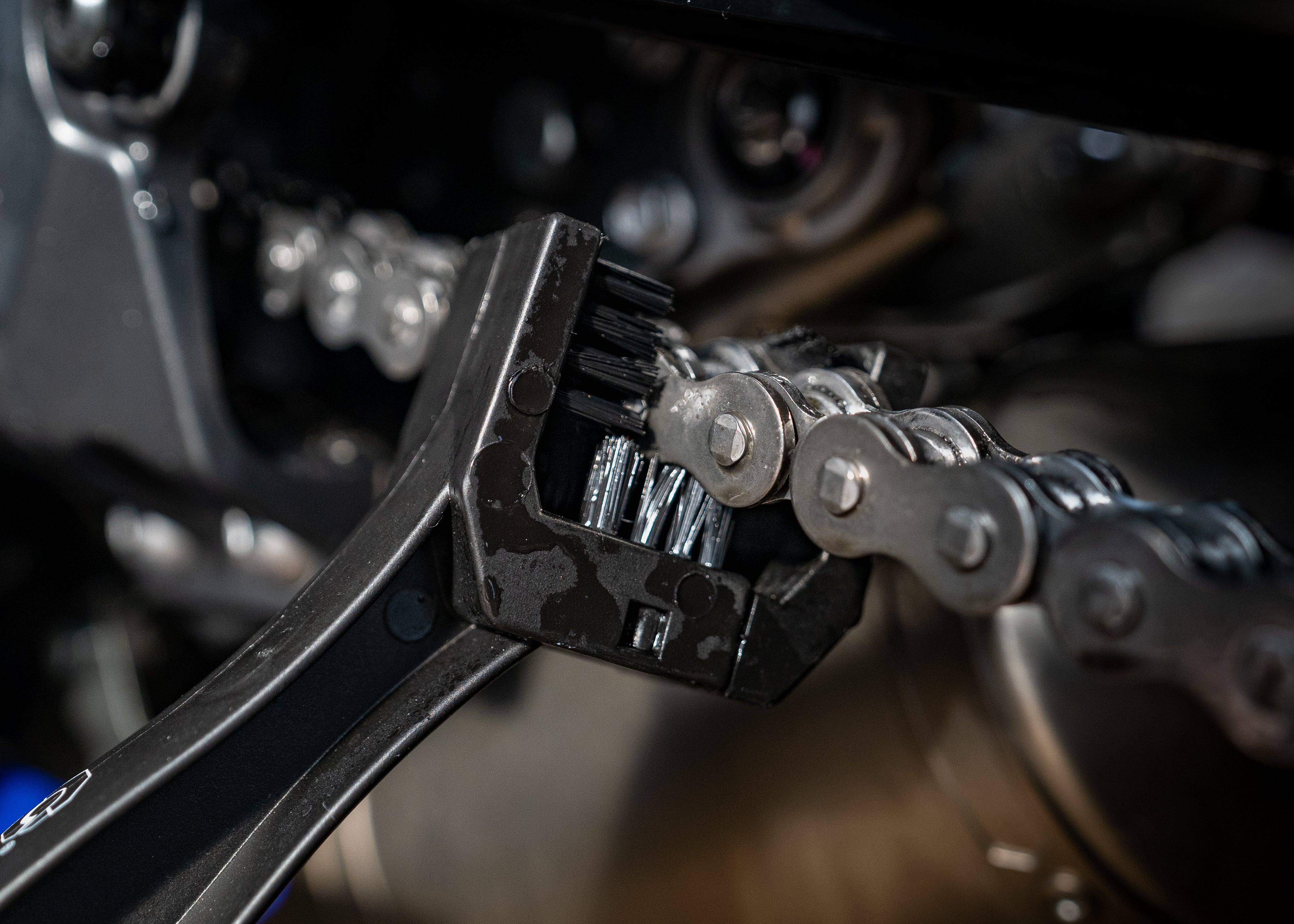 S100 Chain Brush