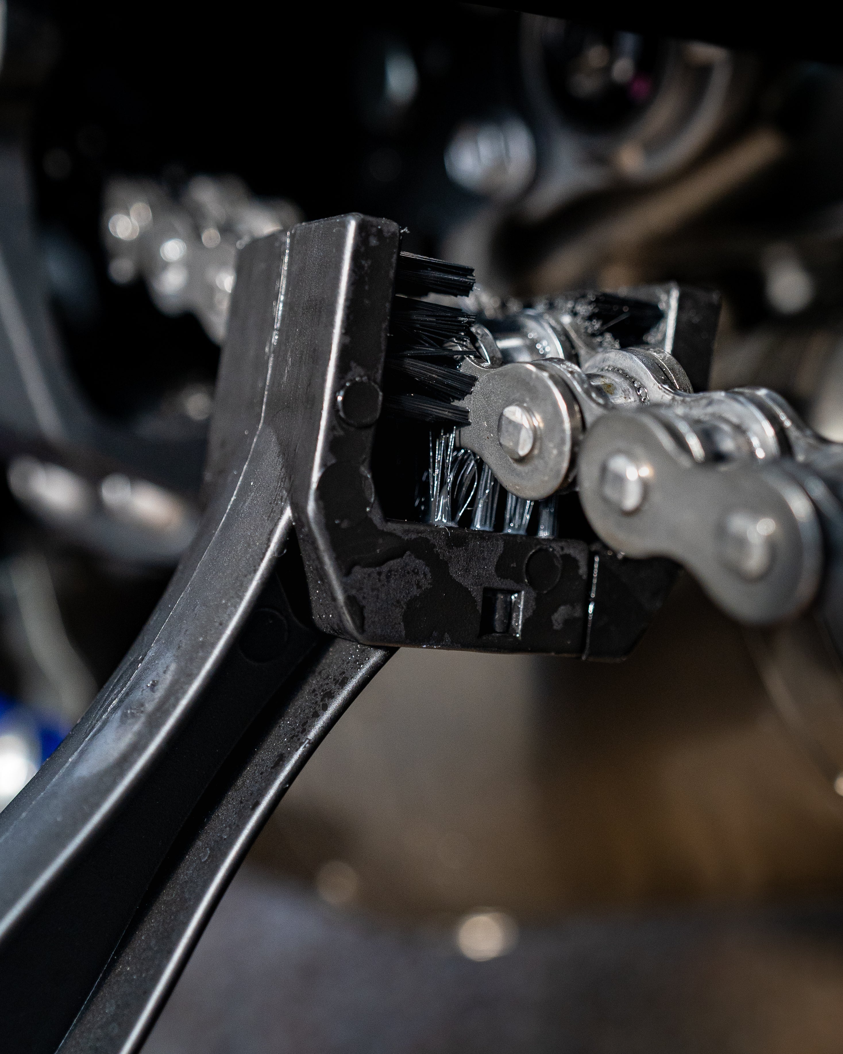 S100 Chain Brush