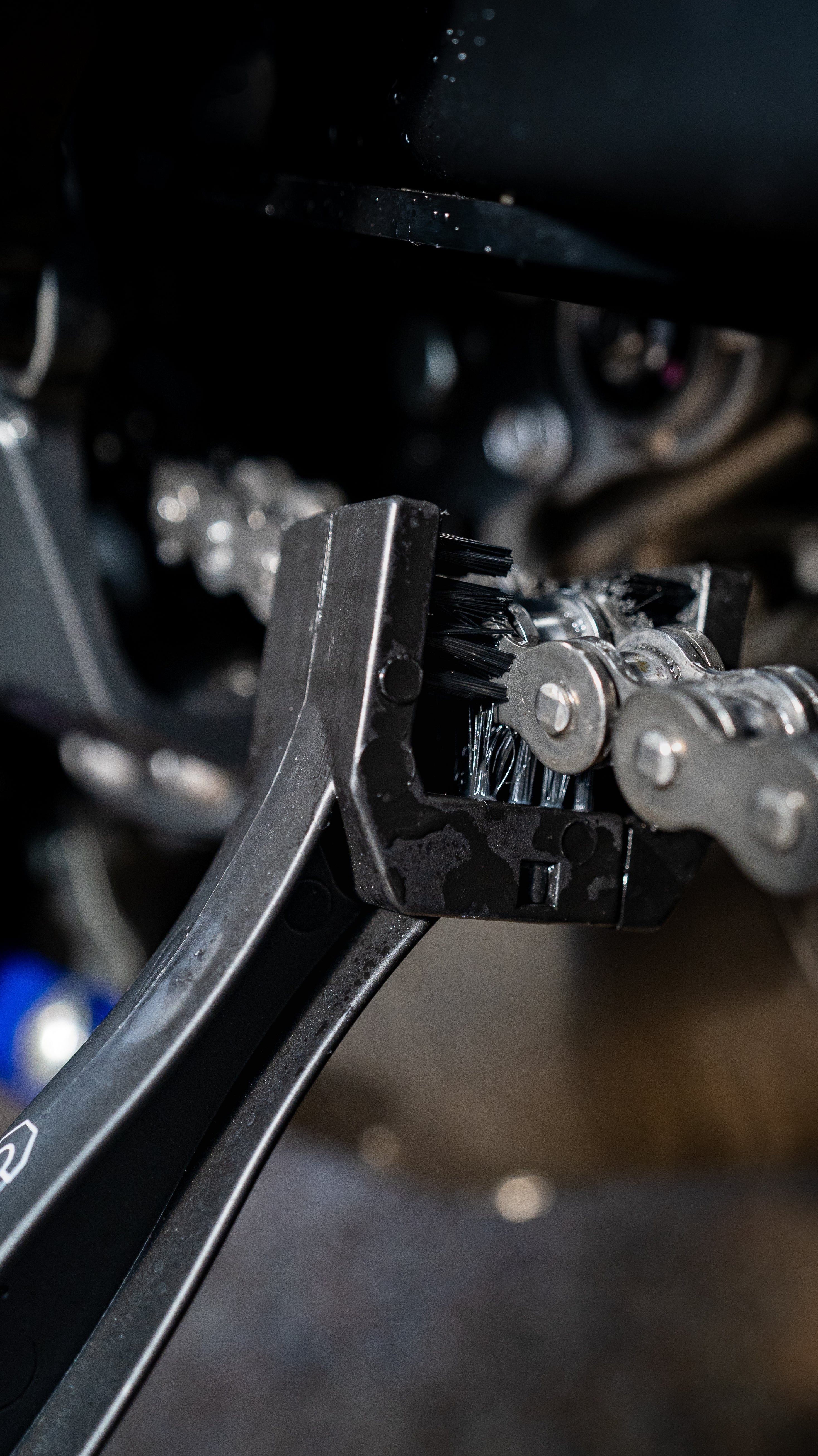 S100 Chain Brush